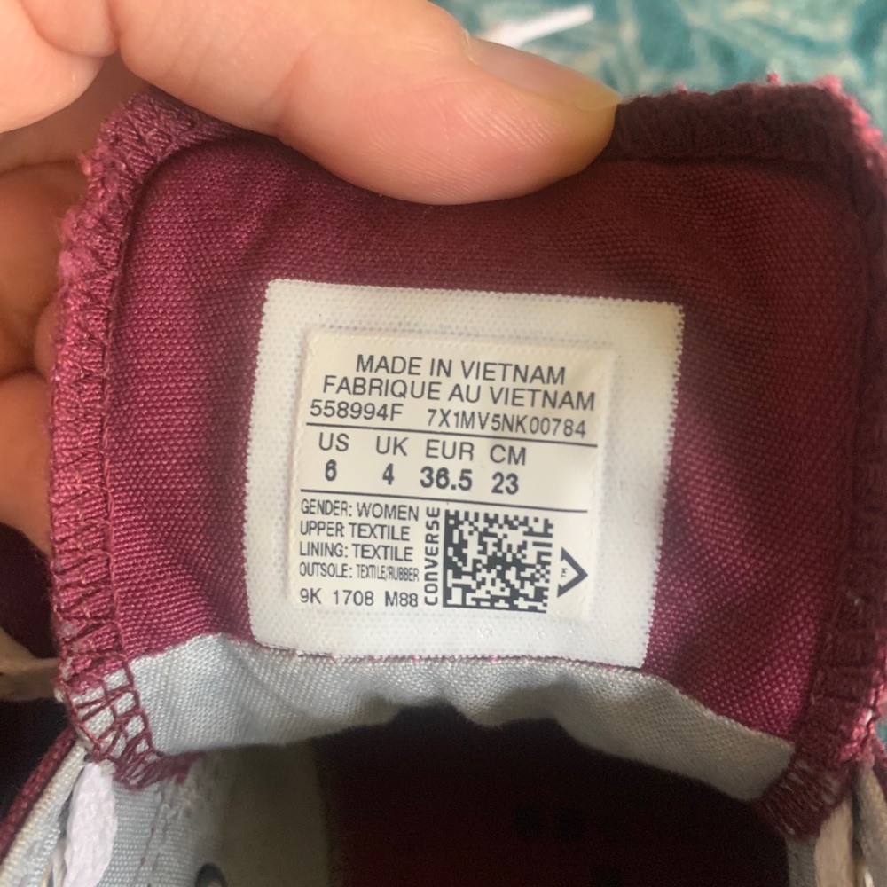 Converse - Picture 3 of 3